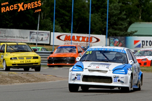 Eurocircuit toneel voor strijdlustige vaders